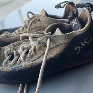 5.10 "Onyx" (size 6), tan